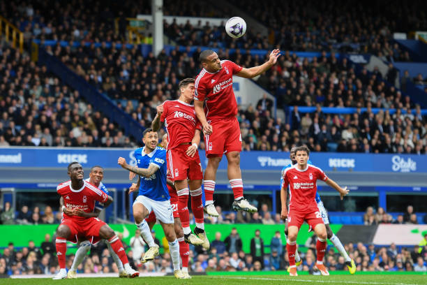 他一步步在 他一步步在